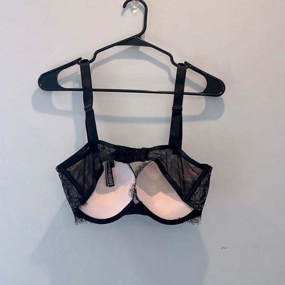 ❌SOLD❌Victorias Secret Very Sexy Holiday Push Up Bra - Picture 5 of 6